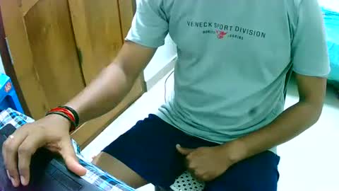 Snapshot of ingloriousuncut chatting on 02-04-25, 11:38 Inglorious Hairy Uncut online show from 02-04-25, 11:38