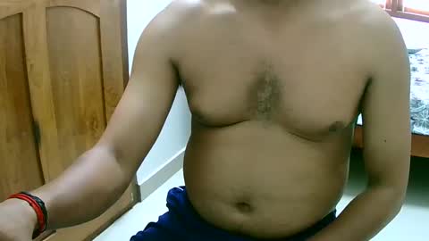 Snapshot of ingloriousuncut chatting on 02-17-25, 10:29 Inglorious Hairy Uncut online show from 02-17-25, 10:29