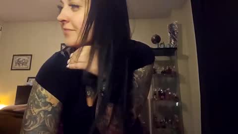 Snapshot of inkedcookies chatting on 12-28-24, 08:37 inkedcookies online show from 12-28-24, 08:37
