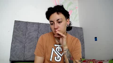 lyan onlyfans n linda online show from 12-15-25, 04:33