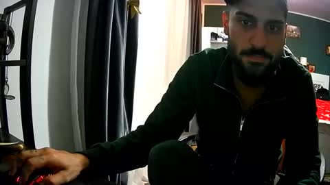 Innes online show from 10-22-25, 05:02