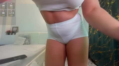 Snapshot of innocent_angell chatting on 06-05-26, 06:52 Eva online show from 06-05-26, 06:52
