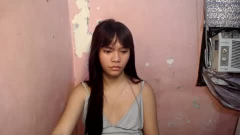 Snapshot of innocent_lover_ziaxx chatting on 06-18-26, 01:28 your zia online show from 06-18-26, 01:28