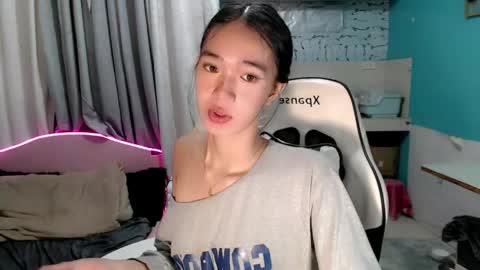 Snapshot of innocent_reign69 chatting on 04-19-26, 06:10 Reign online show from 04-19-26, 06:10