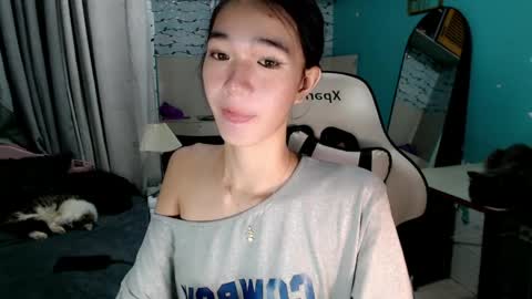Snapshot of innocent_reign69 chatting on 04-30-26, 10:03 Reign online show from 04-30-26, 10:03