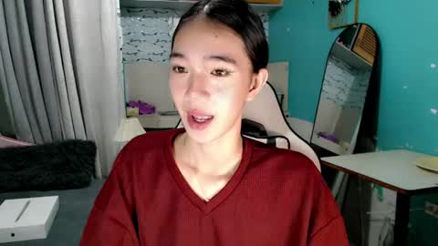 Snapshot of innocent_reign69 chatting on 05-03-26, 01:33 Reign online show from 05-03-26, 01:33