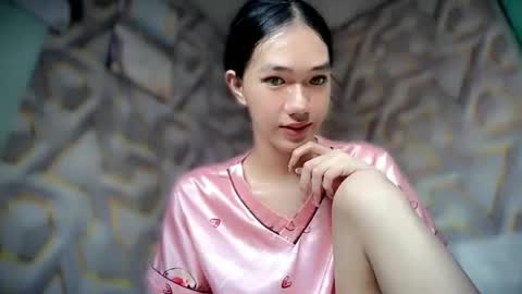 Snapshot of innocent_reign69 chatting on 05-18-26, 03:13 Reign online show from 05-18-26, 03:13