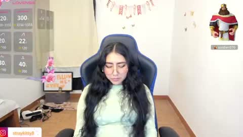 Luna        online show from 06-13-26, 02:42