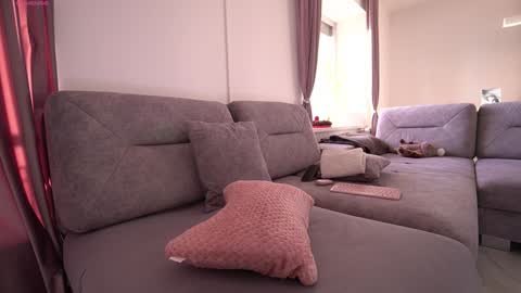 Snapshot of innocentemmy chatting on 12-16-24, 01:32 Maria online show from 12-16-24, 01:32