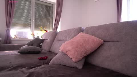 Snapshot of innocentemmy chatting on 02-14-25, 01:29 Maria online show from 02-14-25, 01:29