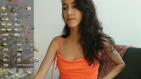 Snapshot of innocentlatiina chatting on 01-03-25, 06:46 Laroa online show from 01-03-25, 06:46