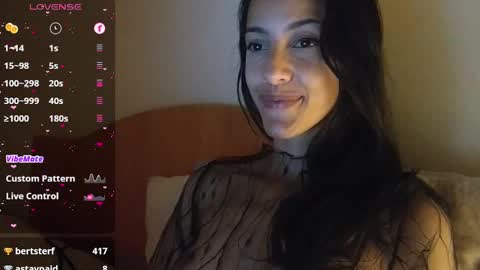 Snapshot of innocentlatiina chatting on 01-11-25, 12:44 Laroa online show from 01-11-25, 12:44