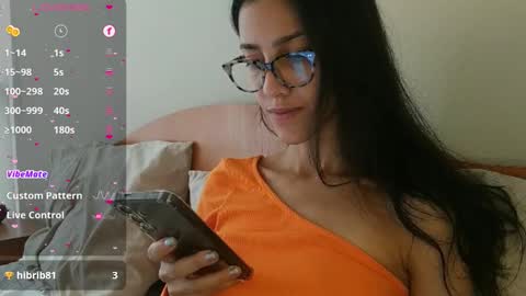 Snapshot of innocentlatiina chatting on 01-30-25, 06:54 Laroa online show from 01-30-25, 06:54