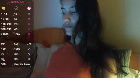 Snapshot of innocentlatiina chatting on 02-18-25, 12:37 Laroa online show from 02-18-25, 12:37
