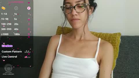 Snapshot of innocentlatiina chatting on 02-22-25, 03:36 Laroa online show from 02-22-25, 03:36