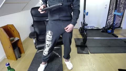 Snapshot of insanemaxxx chatting on 12-06-24, 02:38 insanemaxxx online show from 12-06-24, 02:38