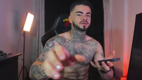 Brayan Chavez online show from 12-15-25, 03:55