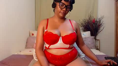Snapshot of intimacysexy chatting on 07-22-26, 10:01 boniswa caroline online show from 07-22-26, 10:01