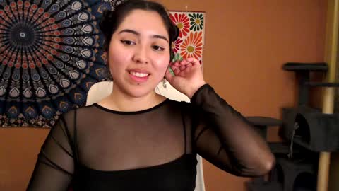 Snapshot of intimatetales chatting on 01-13-25, 05:02 Africa online show from 01-13-25, 05:02