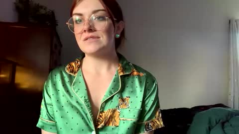Snapshot of intothewoodswego chatting on 04-08-26, 11:05 IntoTheWoodsWeGo online show from 04-08-26, 11:05