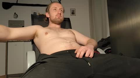 Snapshot of ipipo42o chatting on 11-04-25, 06:23 DrownMentally online show from 11-04-25, 06:23