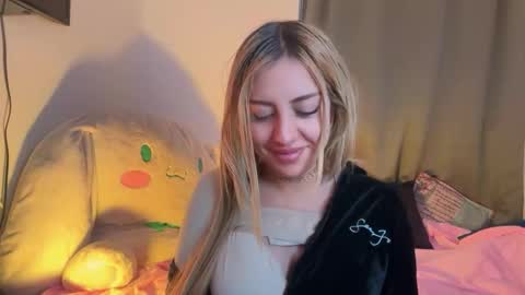 Snapshot of irinanovna chatting on 10-27-25, 03:43 Irina online show from 10-27-25, 03:43