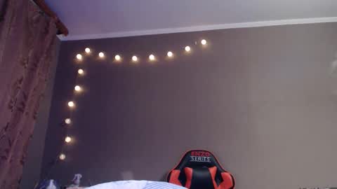 Lily online show from 10-26-25, 04:35