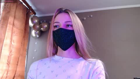 Lily online show from 11-04-25, 01:21