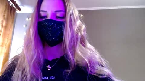 Snapshot of iris_lave chatting on 04-21-26, 02:56 Lily online show from 04-21-26, 02:56