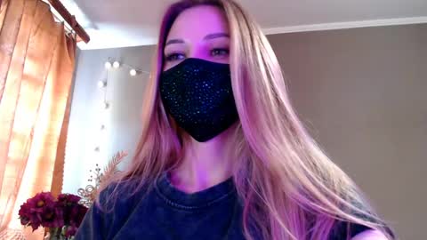 Snapshot of iris_lave chatting on 05-07-26, 02:33 Lily online show from 05-07-26, 02:33