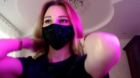 Snapshot of iris_lave chatting on 06-23-26, 05:00 Lily online show from 06-23-26, 05:00