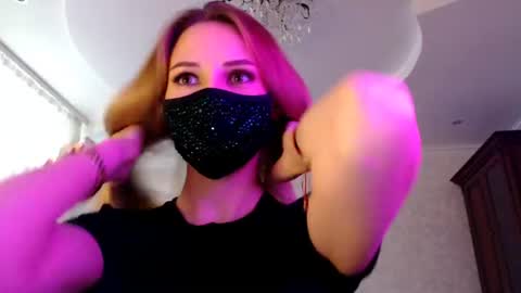 Snapshot of iris_lave chatting on 07-02-26, 02:45 Lily online show from 07-02-26, 02:45