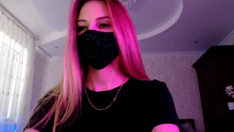 Snapshot of iris_lave chatting on 07-07-26, 04:33 Lily online show from 07-07-26, 04:33