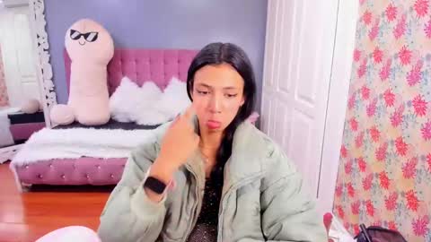 Snapshot of iris_stone_ chatting on 12-03-24, 11:02 Iris online show from 12-03-24, 11:02