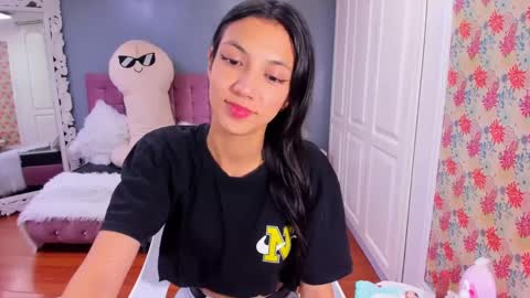 Snapshot of iris_stone_ chatting on 12-06-24, 06:39 Iris online show from 12-06-24, 06:39