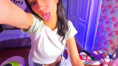 Snapshot of iris_stone_ chatting on 01-16-25, 01:36 Iris online show from 01-16-25, 01:36