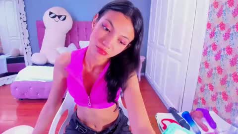 Snapshot of iris_stone_ chatting on 01-18-25, 01:40 Iris online show from 01-18-25, 01:40