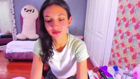 Snapshot of iris_stone_ chatting on 01-25-25, 08:21 Iris online show from 01-25-25, 08:21