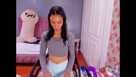 Snapshot of iris_stone_ chatting on 01-31-25, 01:45 Iris online show from 01-31-25, 01:45