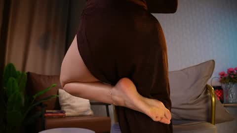 Iris online show from 04-25-26, 02:14