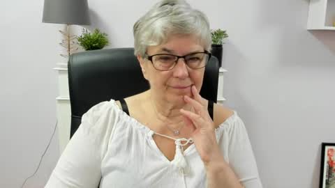 I R I S online show from 06-18-26, 09:14