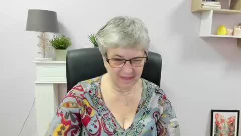 I R I S online show from 06-22-26, 06:10
