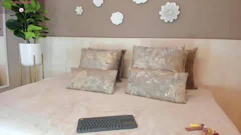 Snapshot of irisreid chatting on 05-06-26, 03:46 online show from 05-06-26, 03:46