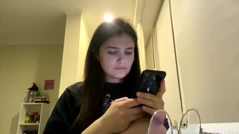Snapshot of irisss31 chatting on 04-19-26, 06:21 irisss31 online show from 04-19-26, 06:21
