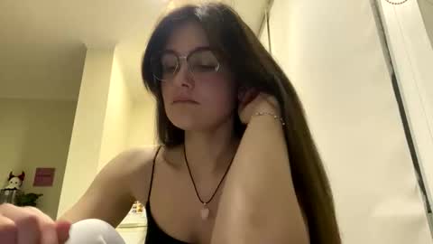 Snapshot of irisss31 chatting on 05-12-26, 07:22 irisss31 online show from 05-12-26, 07:22