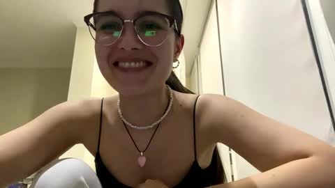 Snapshot of irisss31 chatting on 05-25-26, 07:09 irisss31 online show from 05-25-26, 07:09