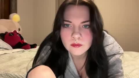 Snapshot of irissweets chatting on 09-25-25, 01:20 irissweets online show from 09-25-25, 01:20