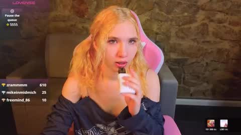 Snapshot of iron_adele chatting on 02-06-26, 02:27 Iron Adele online show from 02-06-26, 02:27