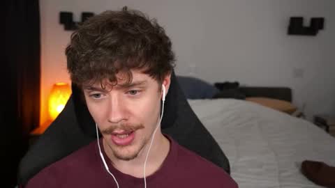 Snapshot of ironthud chatting on 09-30-25, 07:41 Sam online show from 09-30-25, 07:41