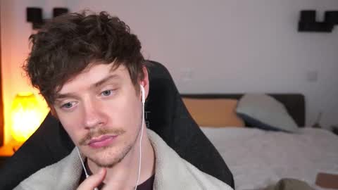 Snapshot of ironthud chatting on 10-03-25, 03:53 Sam online show from 10-03-25, 03:53